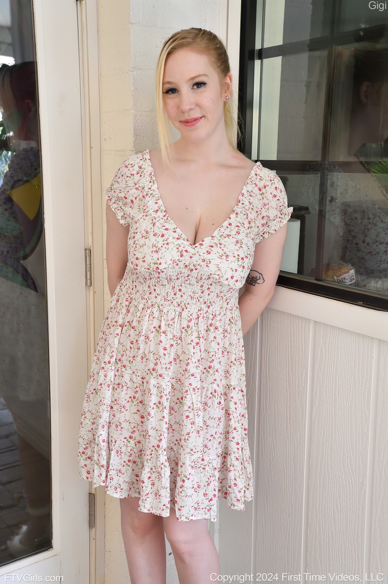 Busty Blonde Gigi