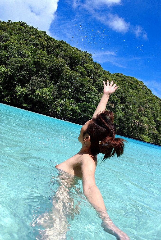 Young Japanese babe in bikini