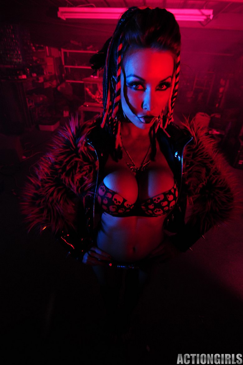 Busty Evil Kobe Kaige