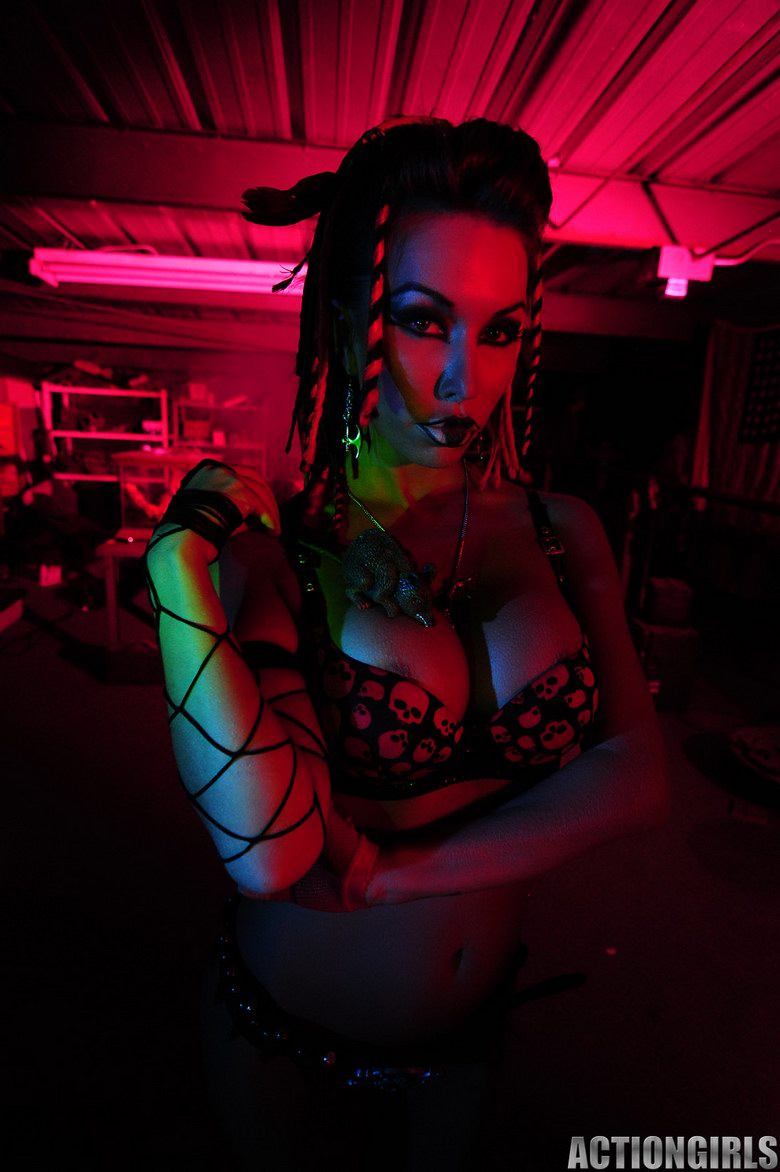 Busty Evil Kobe Kaige