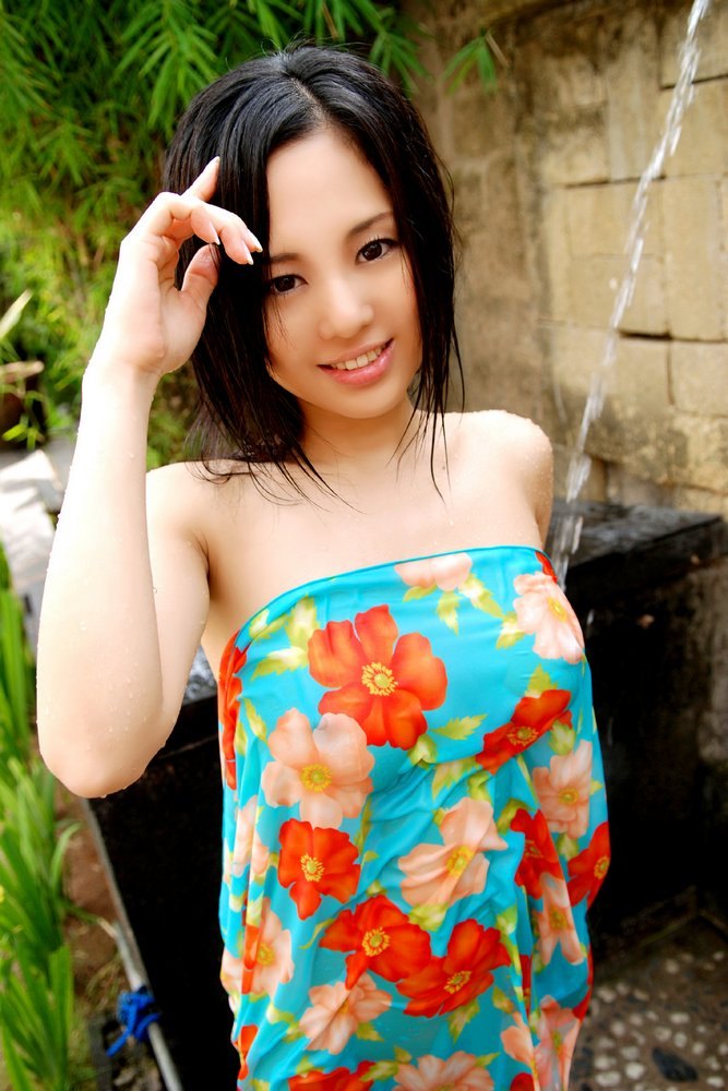 Sora Aoi is wearing her colorful bikini