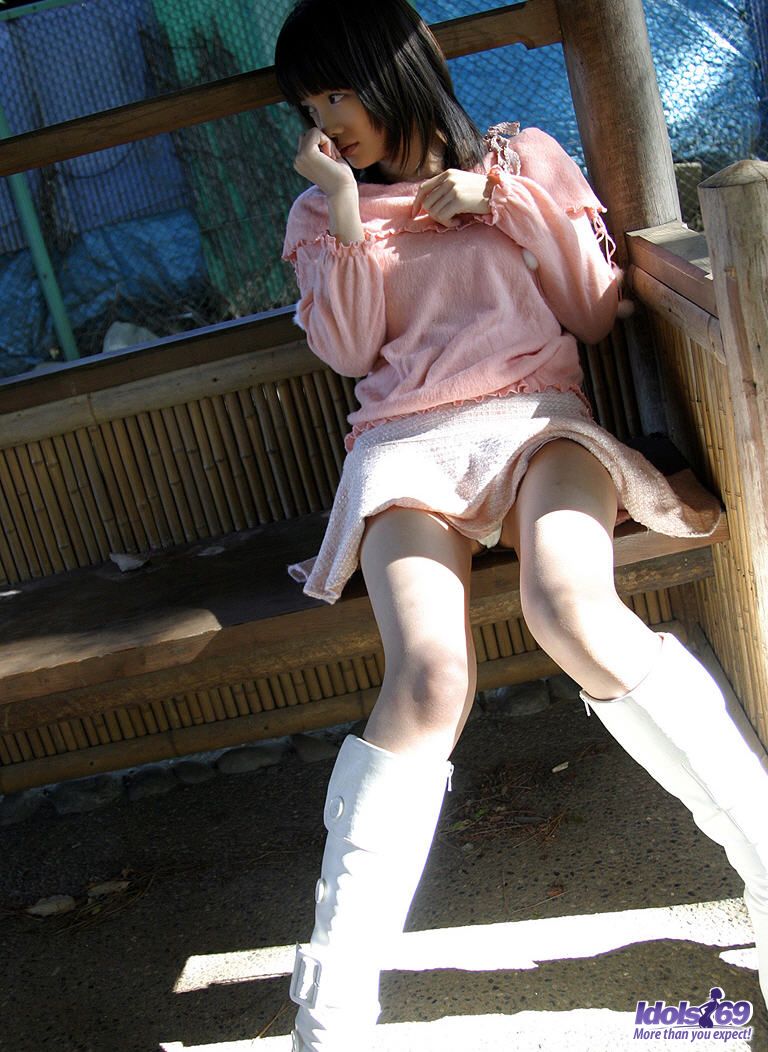 Nana shyly shows off her body