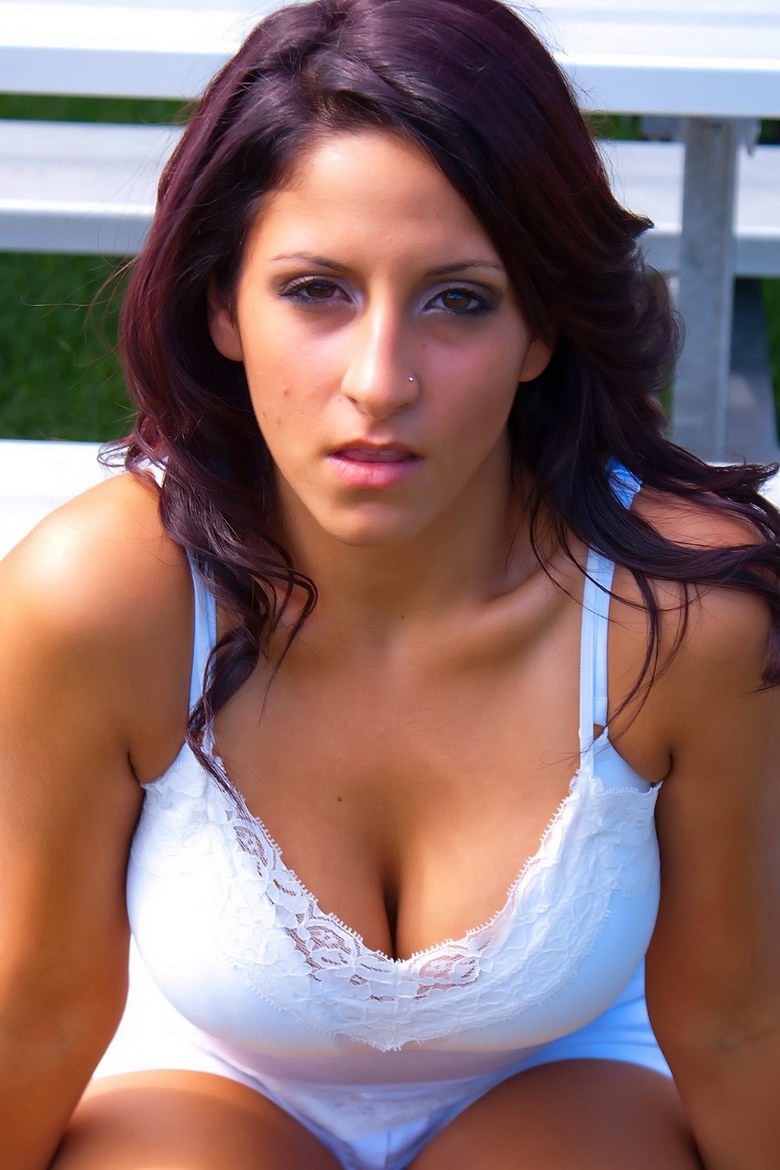 Kerein is a busty Milf