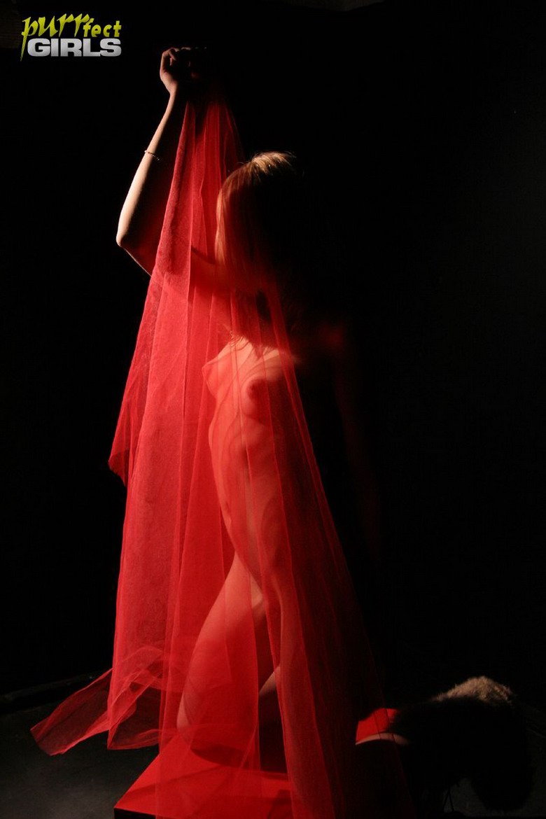 Young Jessie - Red Veil