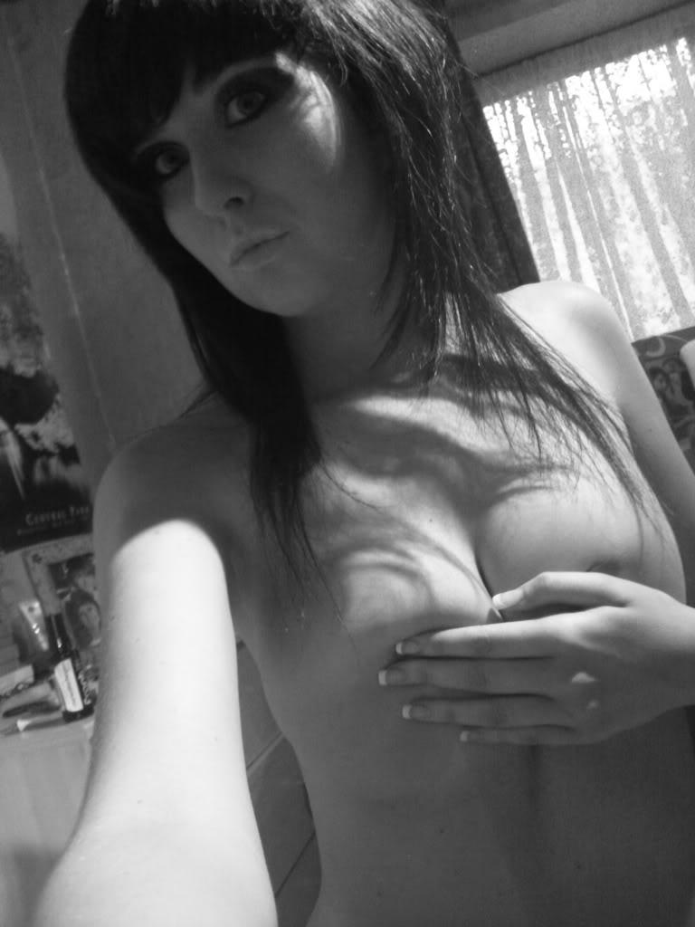 Nude Amateur Teen