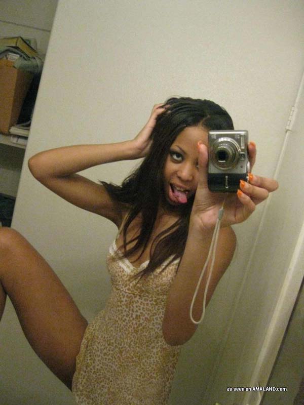 Ebony hottie camwhoring