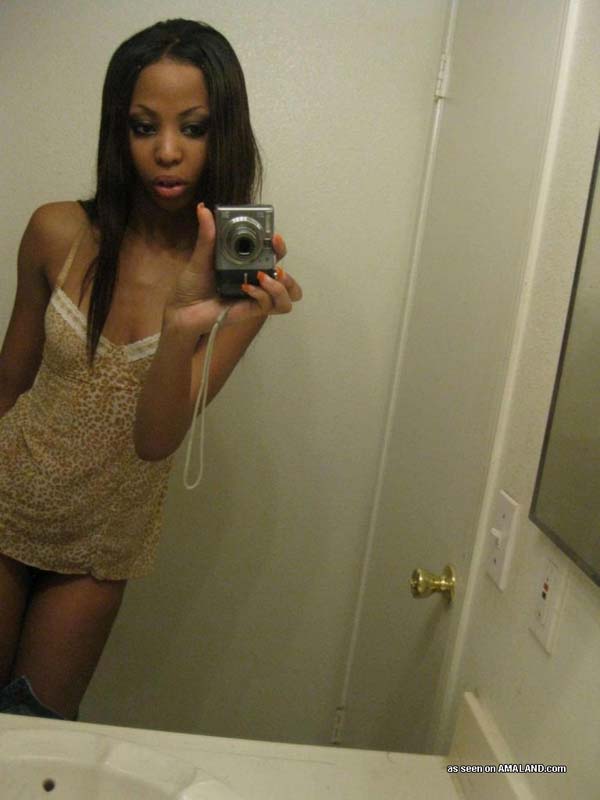 Ebony hottie camwhoring