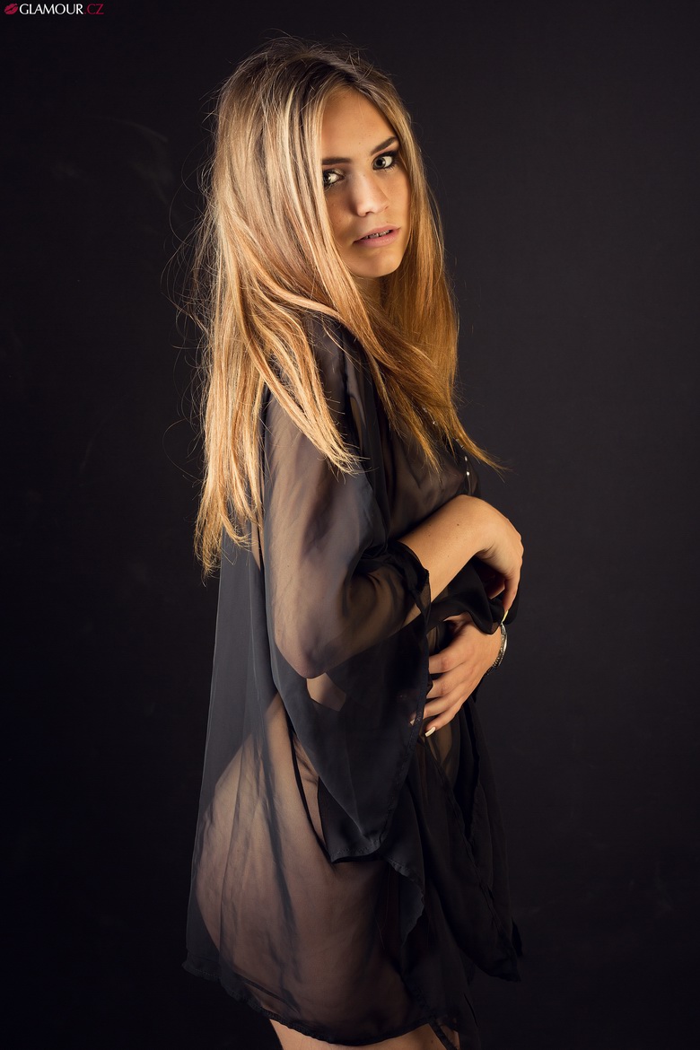 Lucie in seetru dress