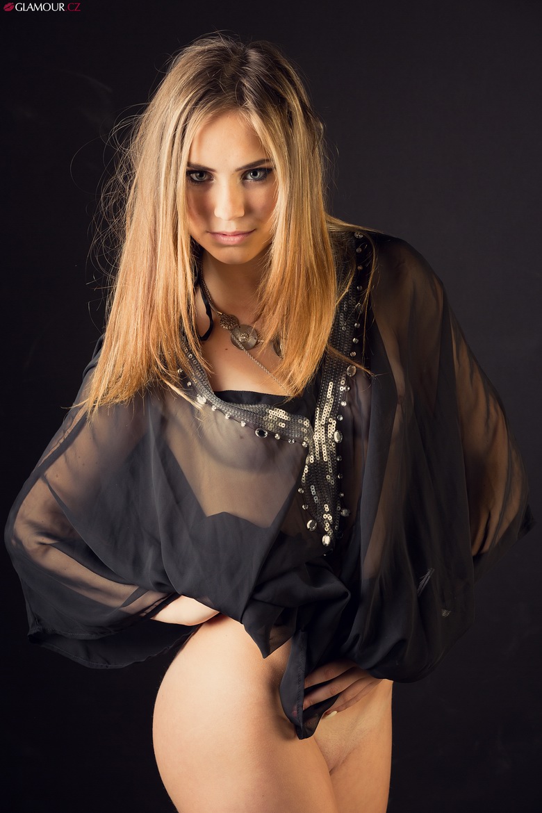 Lucie in seetru dress