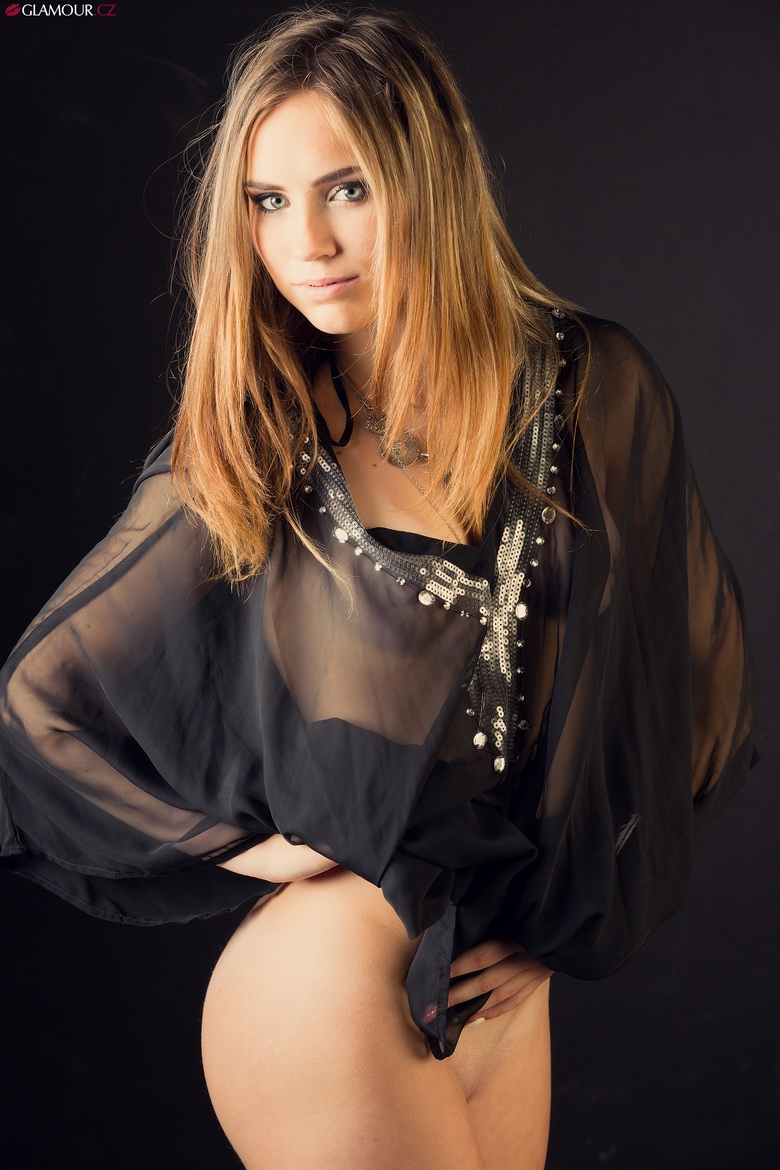 Lucie in seetru dress