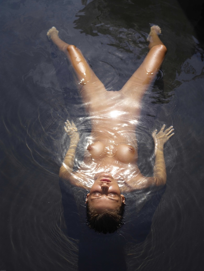 Melinda Submerged