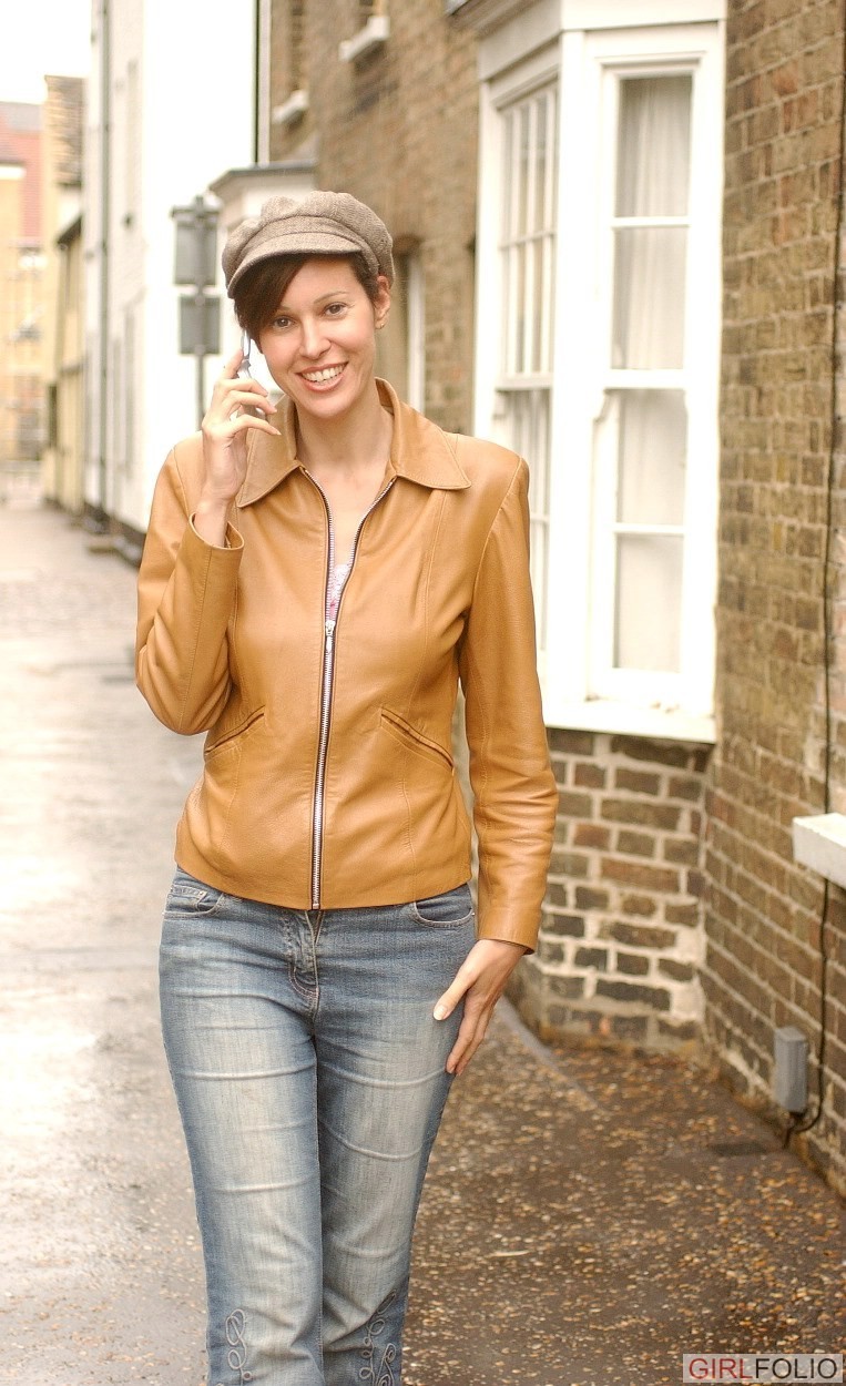 Curvy Amanda