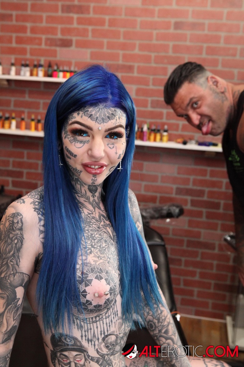 Amber Luke Nose Tattoo