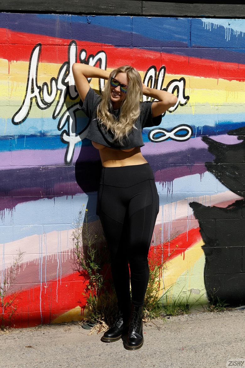 Maddie Crump