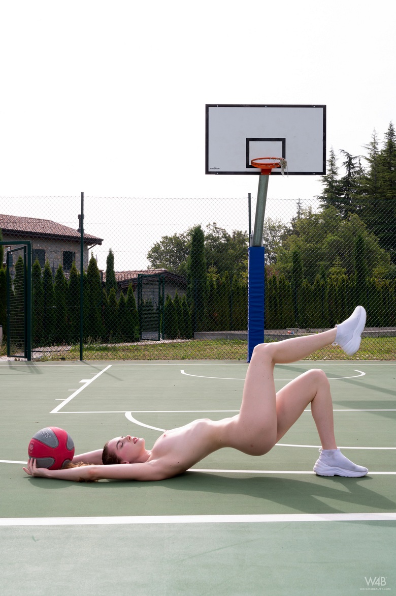 Guinevere Huney Loves Balls 