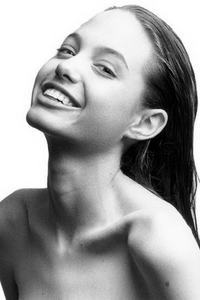 Angelina Jolie sexy photos